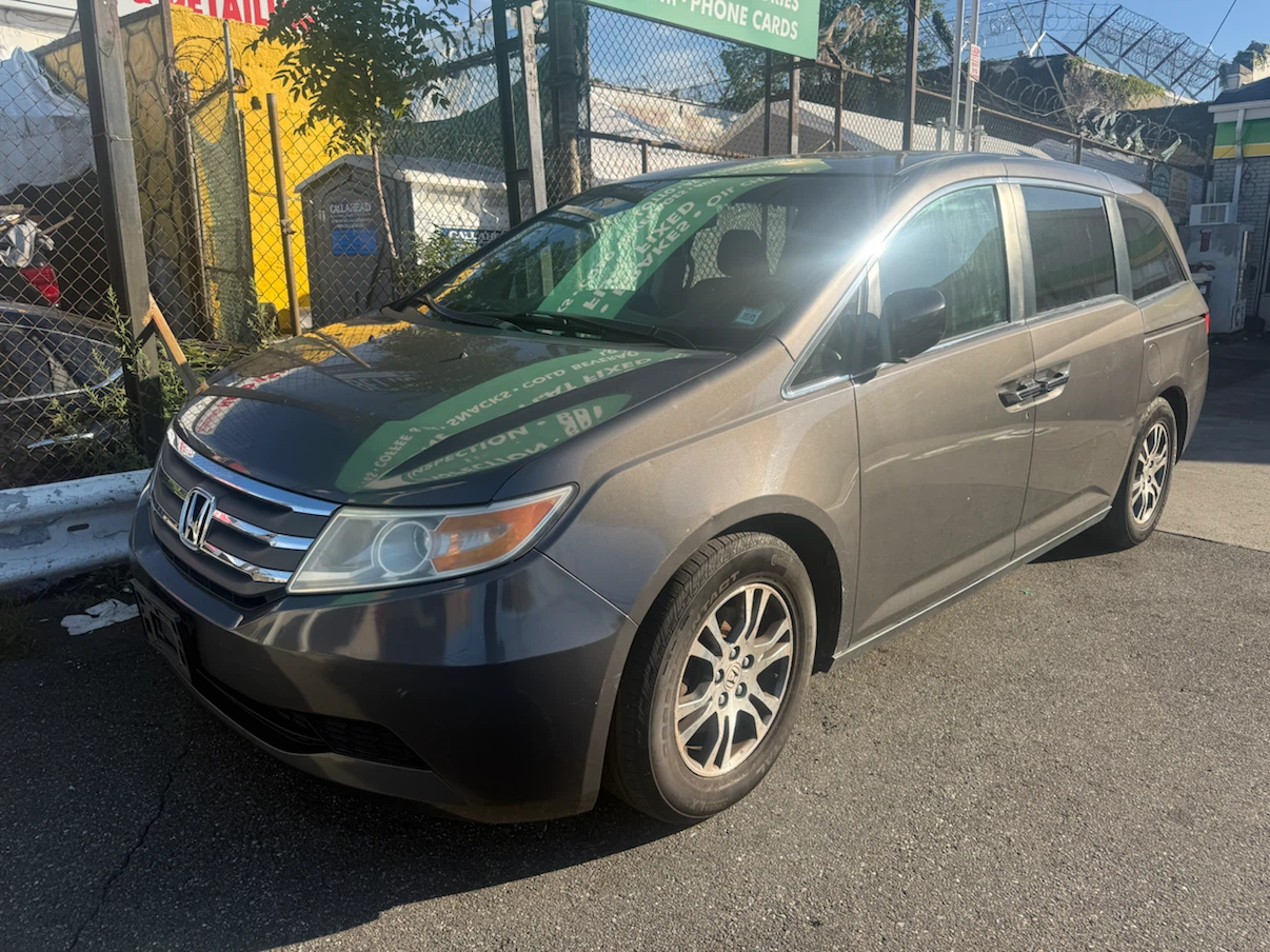 2011 EX-L Honda Odyssey Minivan - photo 2