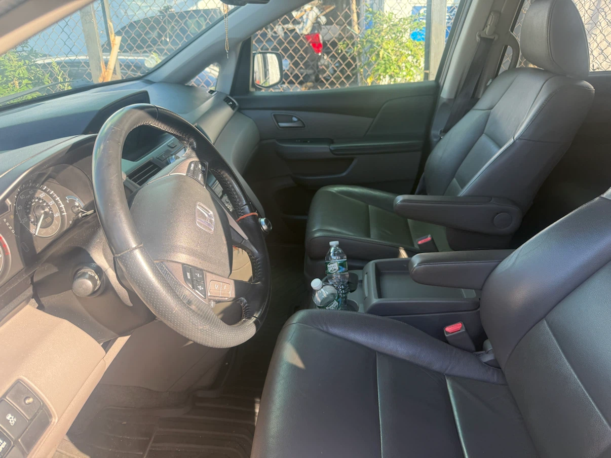 2011 EX-L Honda Odyssey Minivan - photo 3