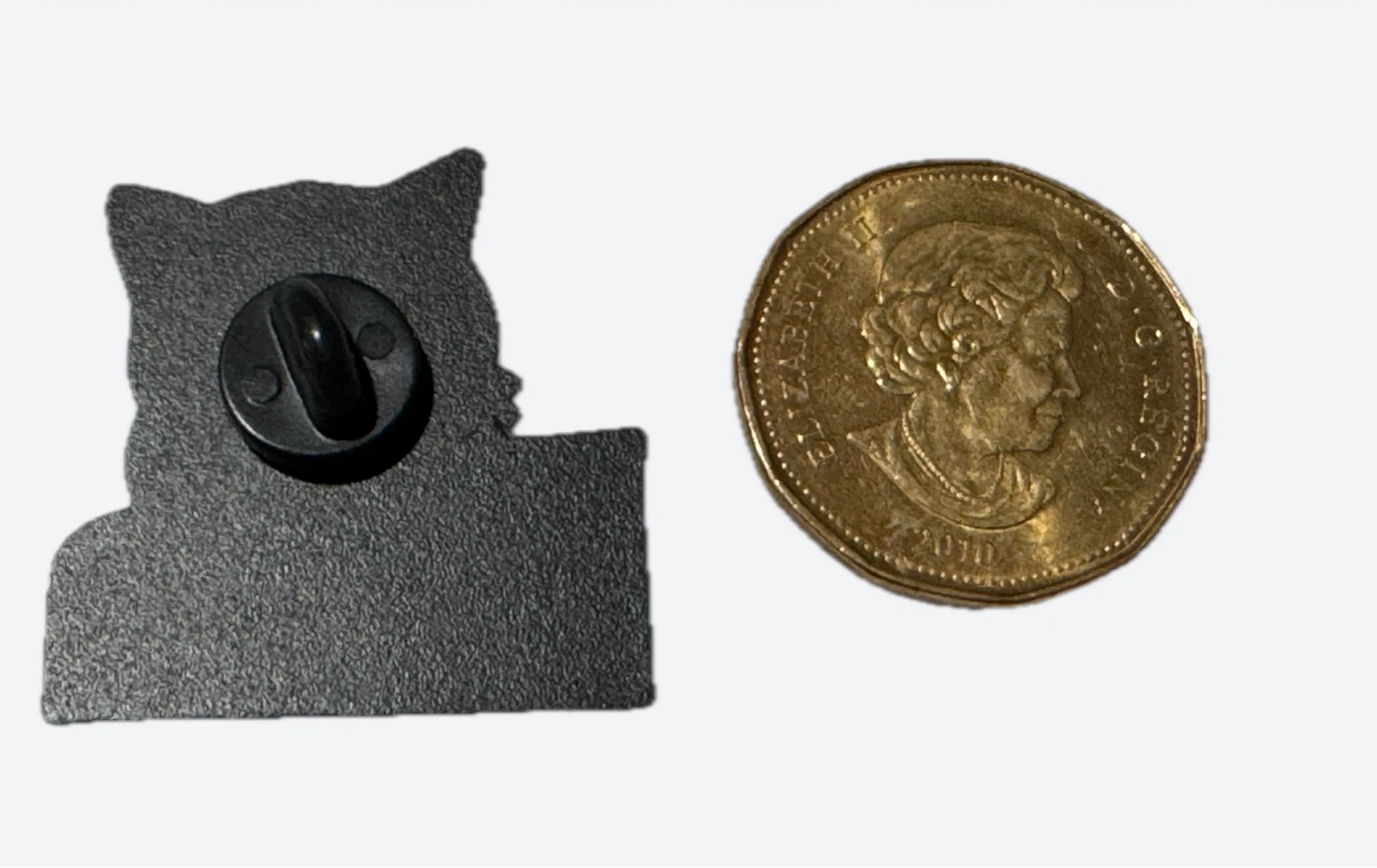 Cute cat working on laptop enamel pin - photo 3
