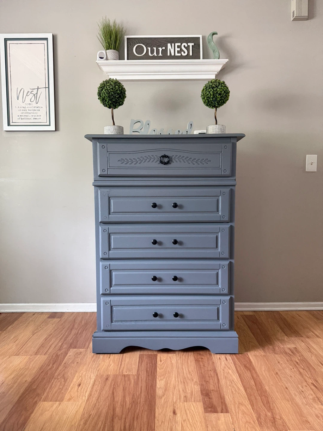 ✨🩶Beautiful solid dresser🩶✨