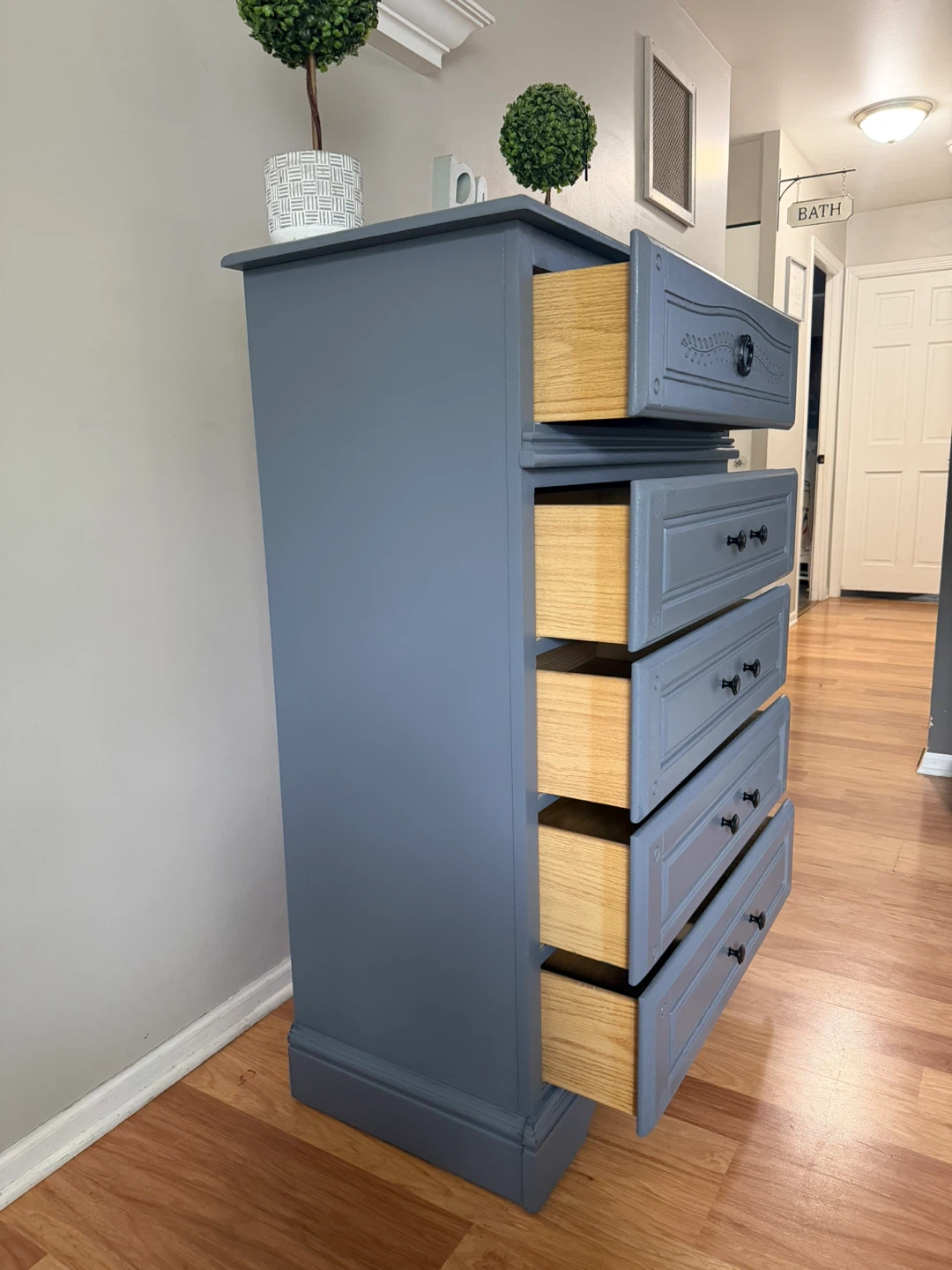 ✨🩶Beautiful solid dresser🩶✨ - photo 3