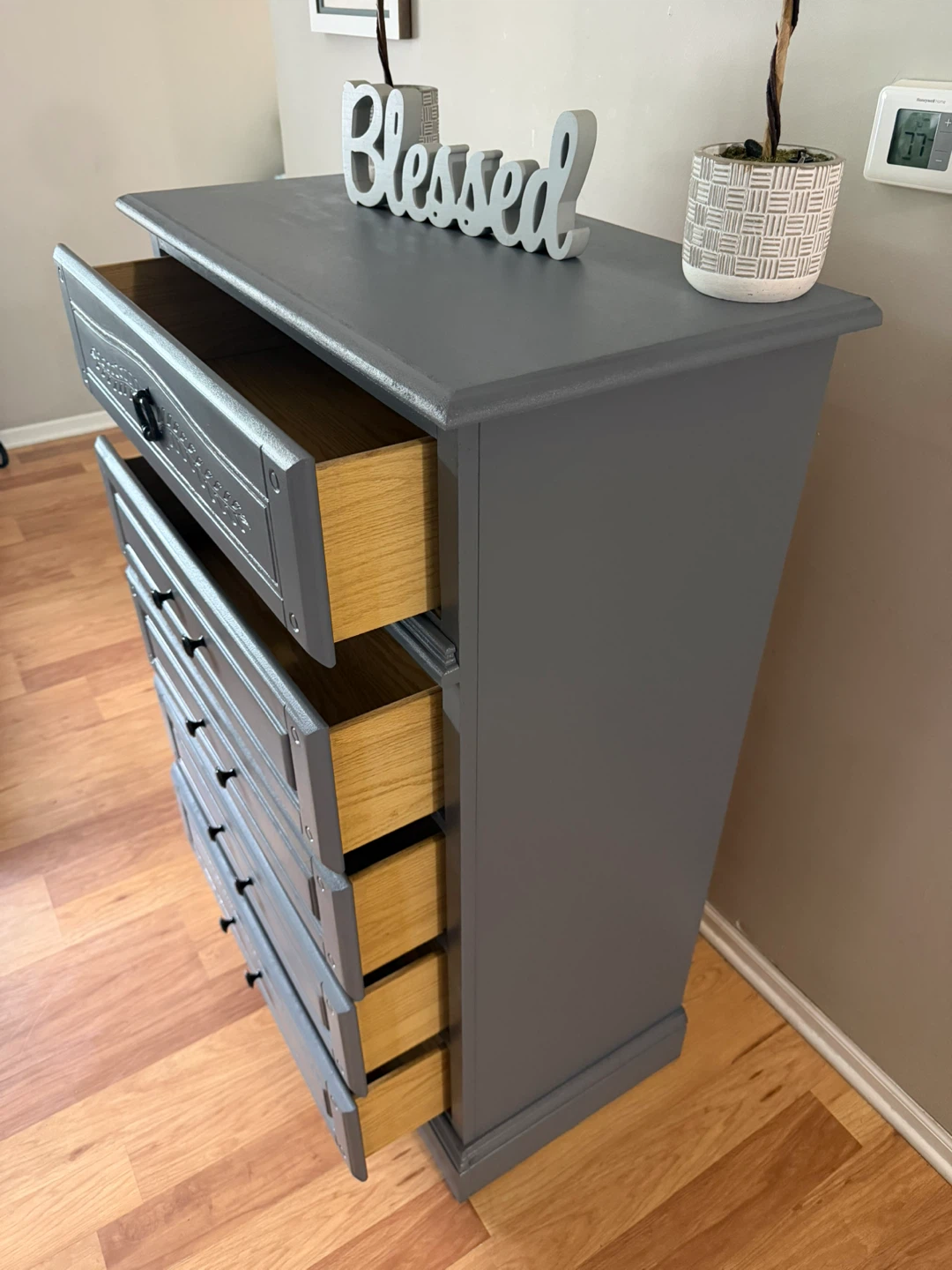 ✨🩶Beautiful solid dresser🩶✨ - photo 4