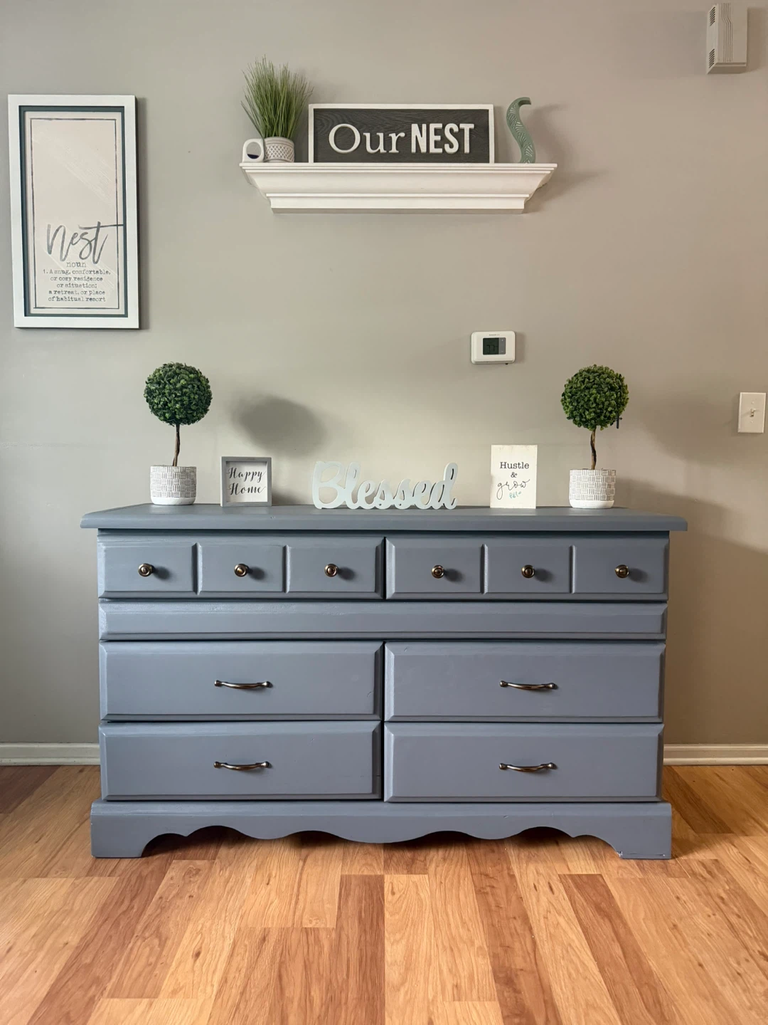 ✨🩶Beautiful solid dresser🩶✨