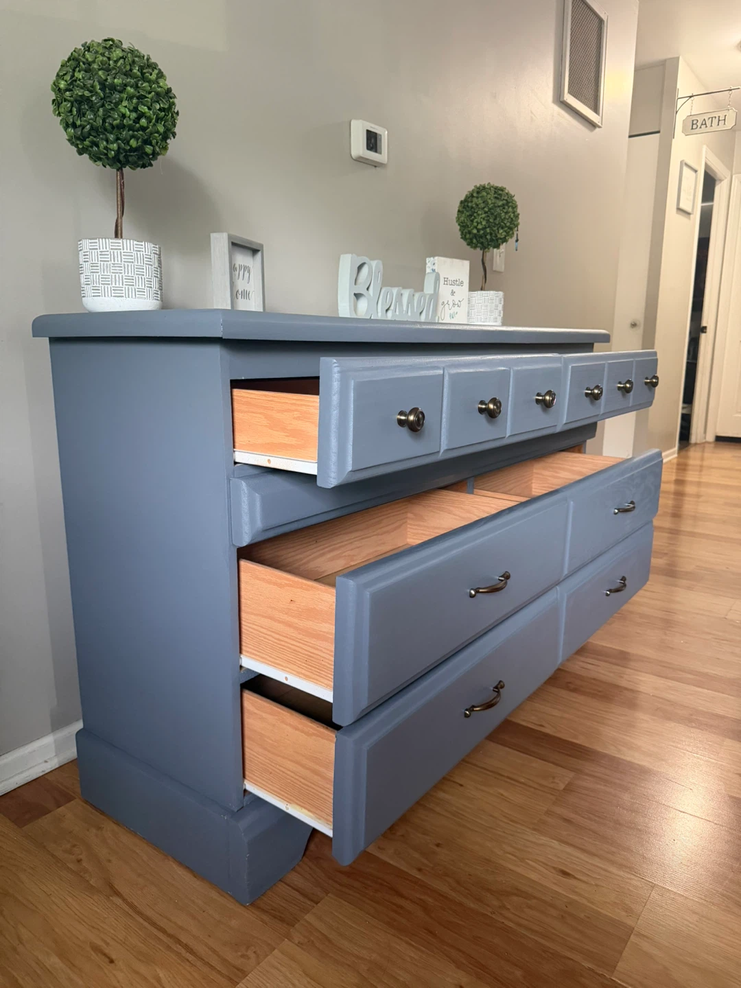 ✨🩶Beautiful solid dresser🩶✨ - photo 3