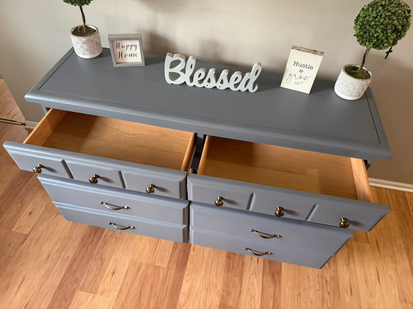 ✨🩶Beautiful solid dresser🩶✨ - photo 5