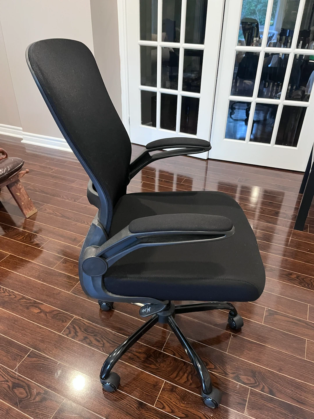 Black Ergonomic Mesh Office Chair - photo 2