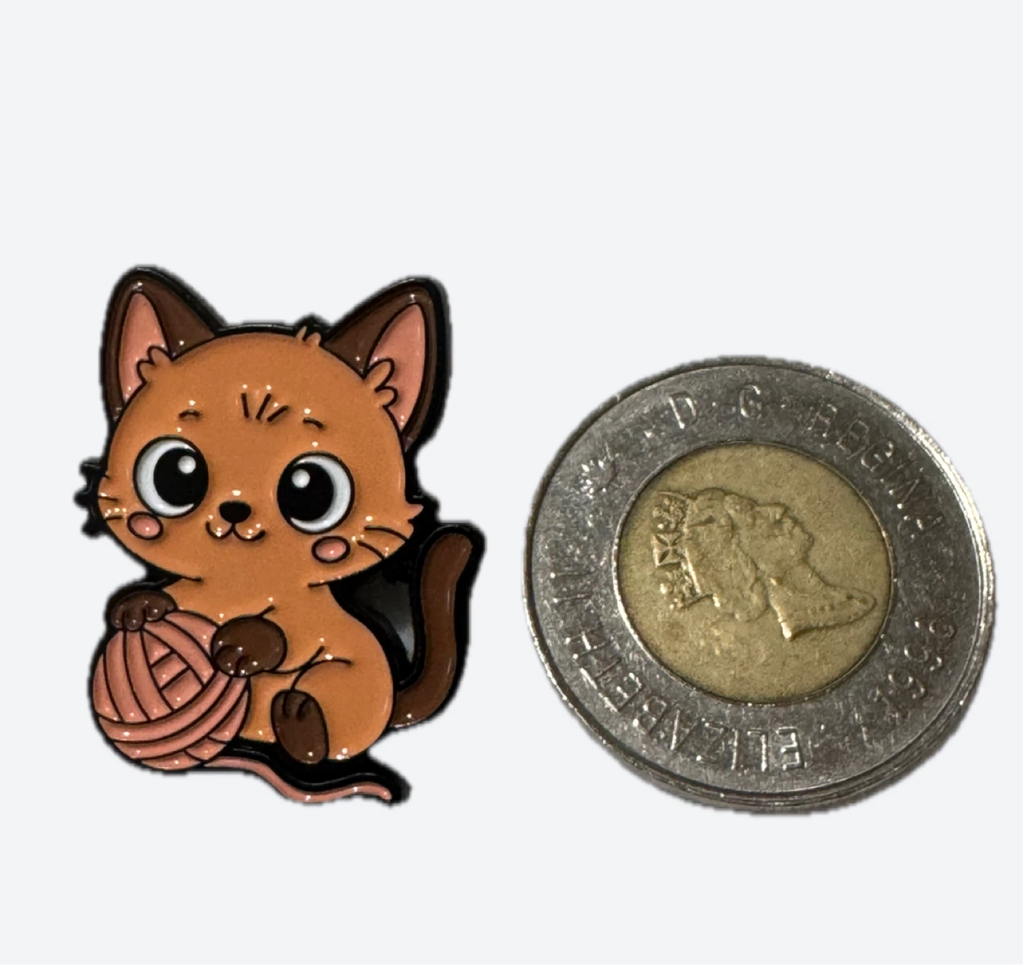 Cute Orange Cat with a yarn 🧶 ball Enamel Pin - photo 2