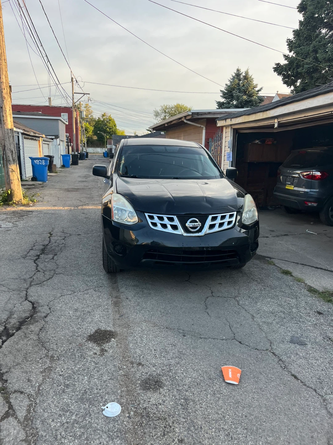Black Nissan Rogue 2012