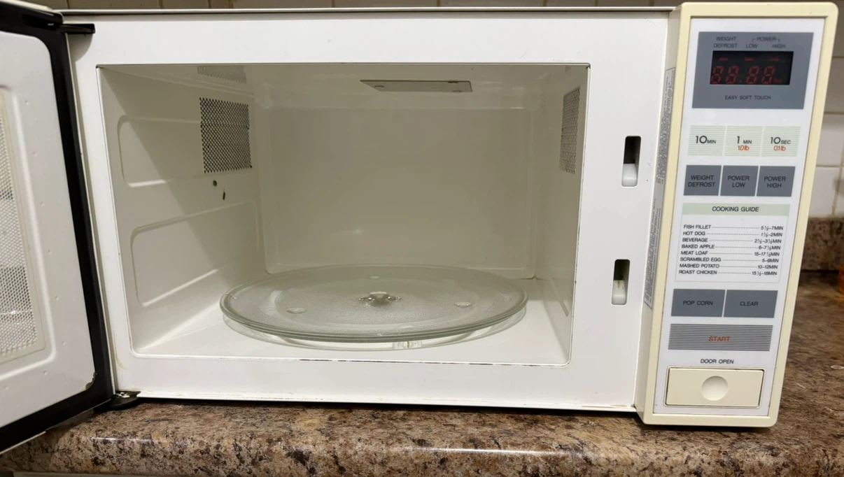 Danby Microwave Oven - photo 2