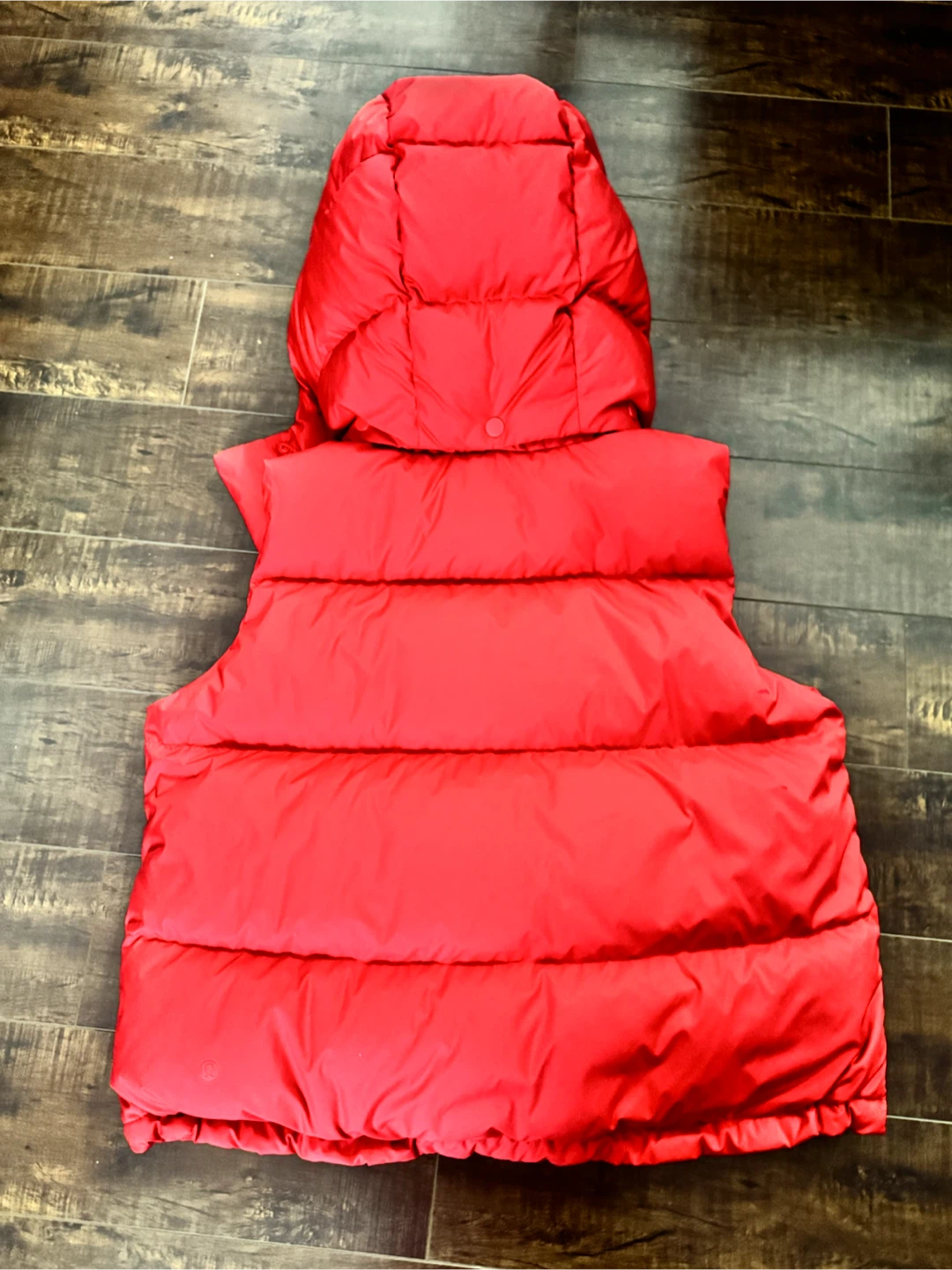 Lululemon Red wunder Cropped Puffer Vest - photo 2