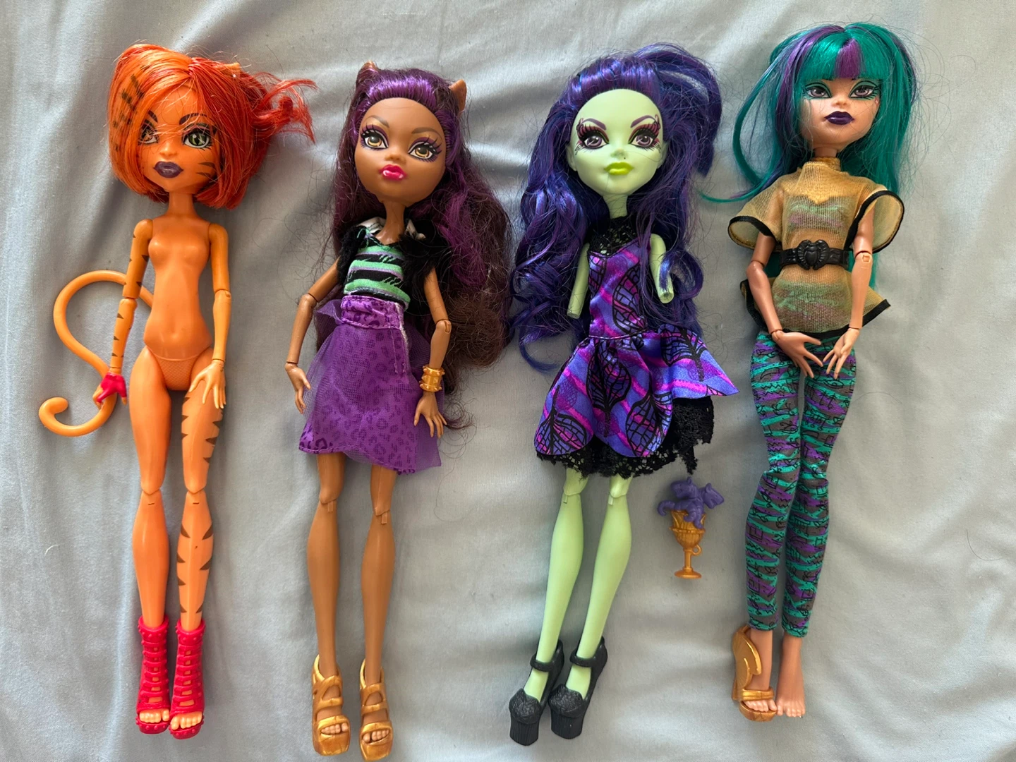 Lot of 4 Monster High Dolls