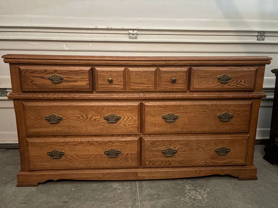 Solid Oak seven-Drawer Dresser - photo 2