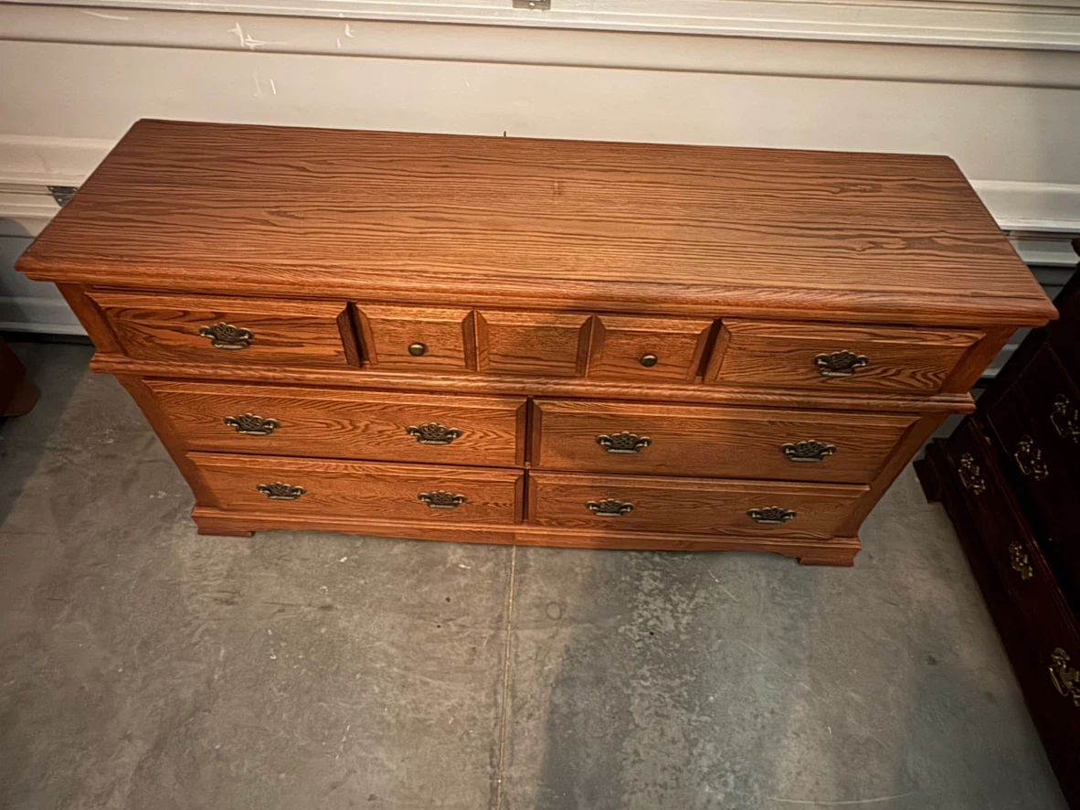 Solid Oak seven-Drawer Dresser - photo 3