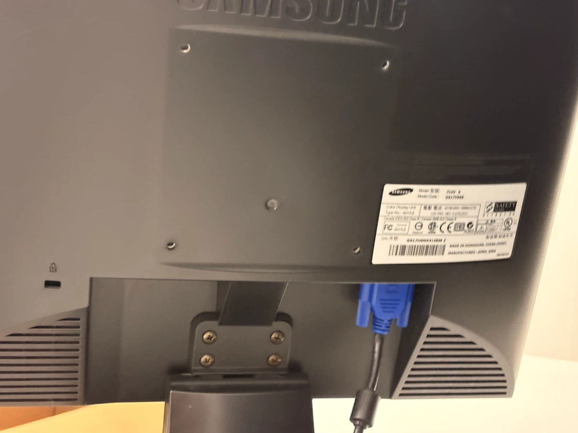Samsung SyncMaster 710v Monitor - photo 5