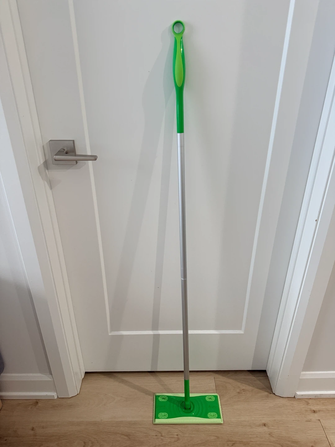 Swiffer-sweep and mop
