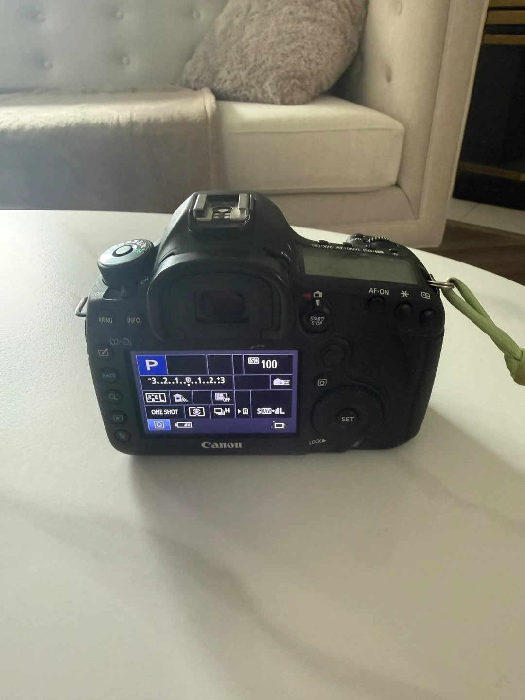 Canon EOS 5D Camera with 50mm Lens - photo 2