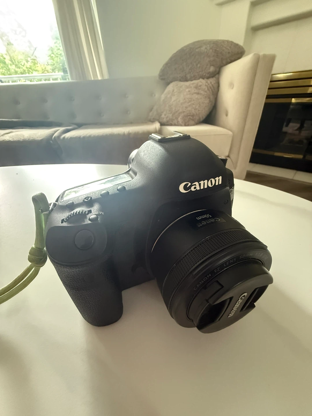 Canon EOS 5D Camera with 50mm Lens - photo 4