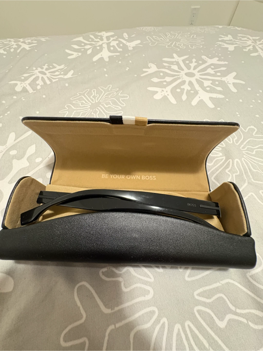 BOSS Polarized Sunglasses with Case - photo 2