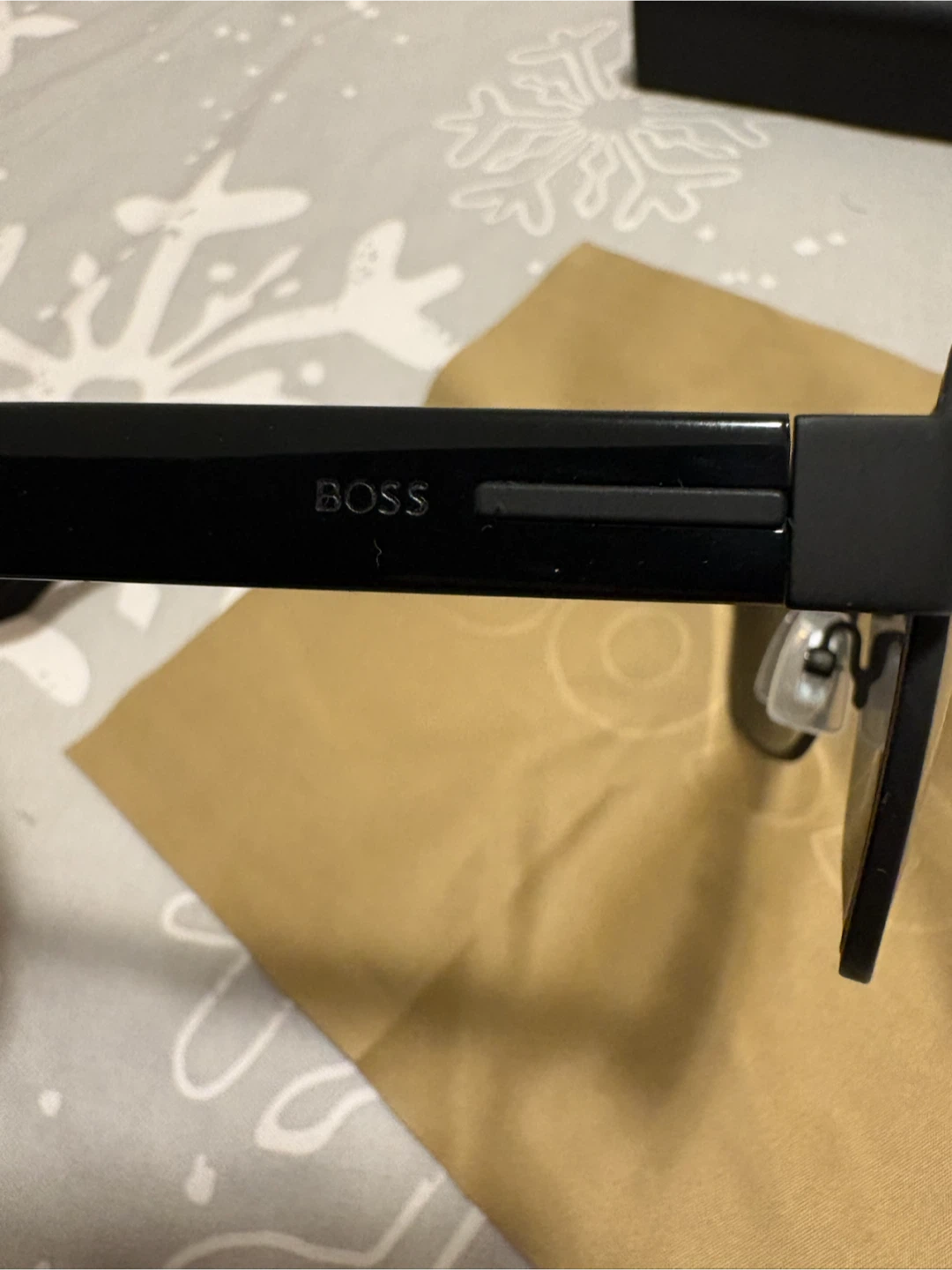 BOSS Polarized Sunglasses with Case - photo 3