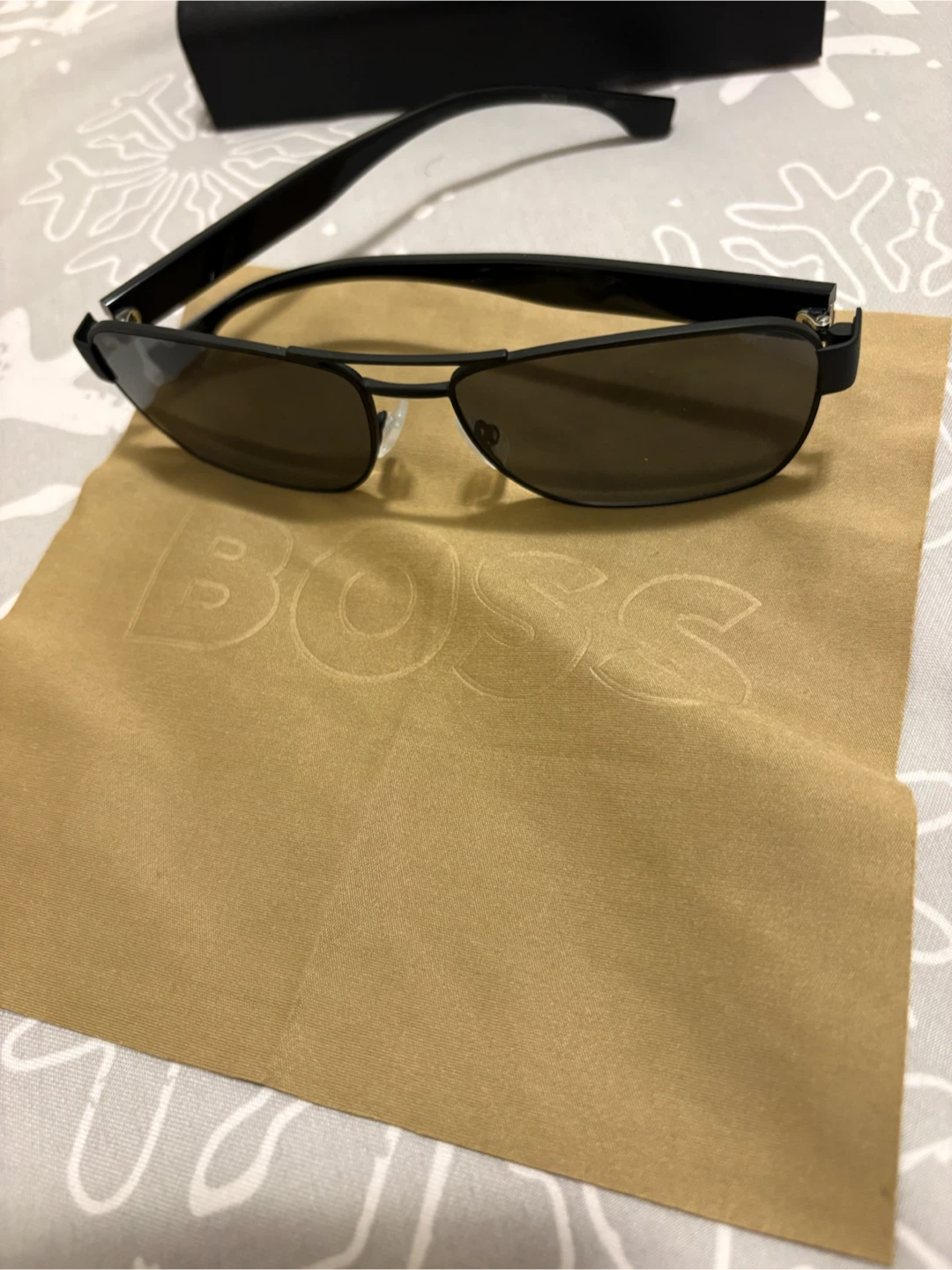 BOSS Polarized Sunglasses with Case - photo 5