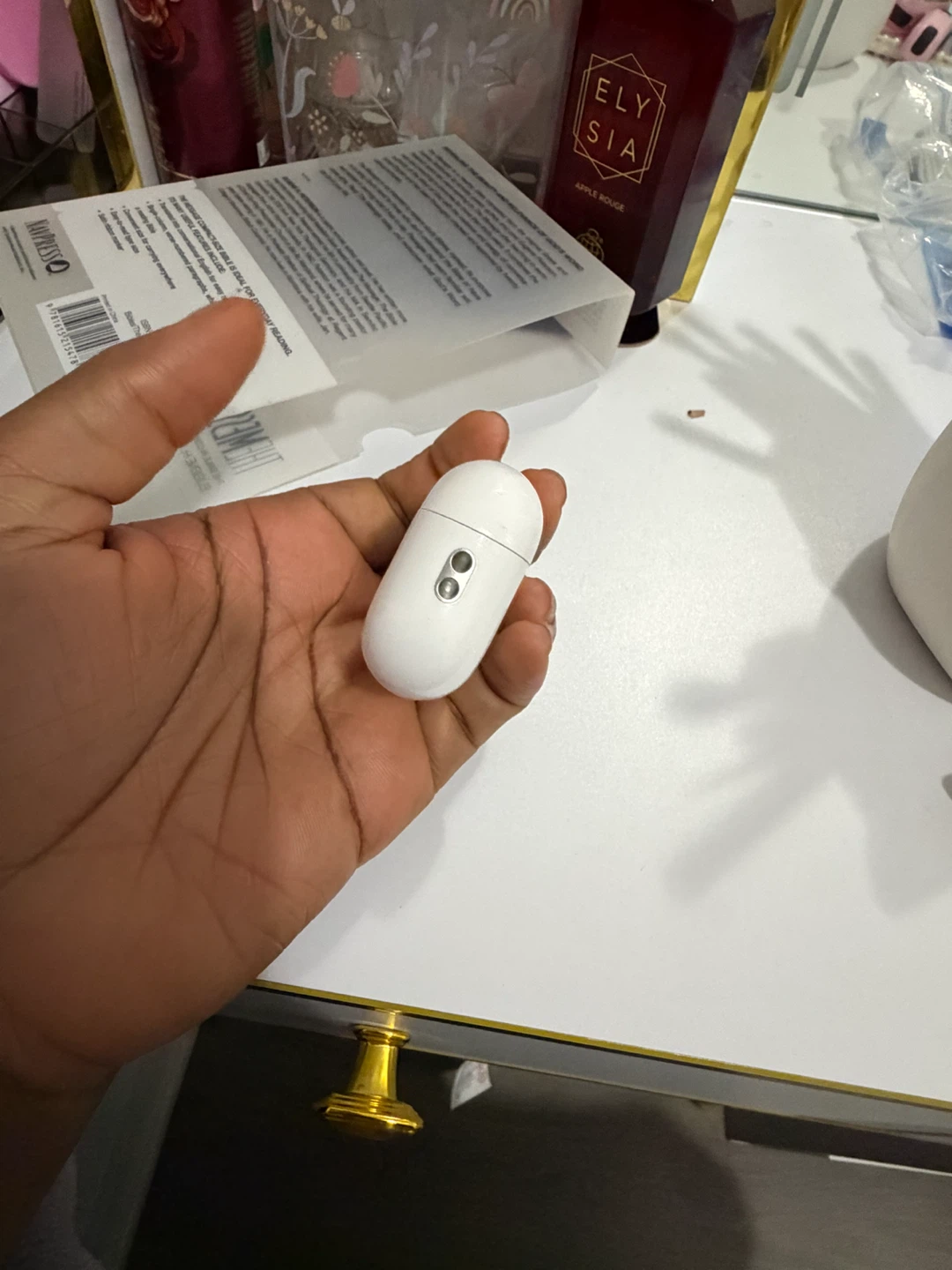 Apple AirPods Pro Charging Case only - photo 2
