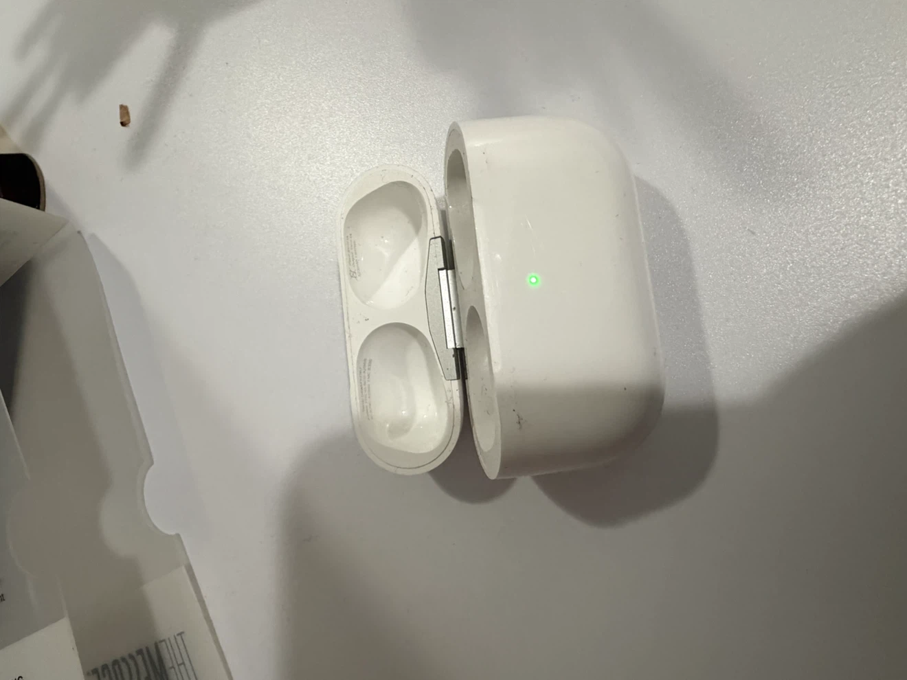 Apple AirPods Pro Charging Case only - photo 5