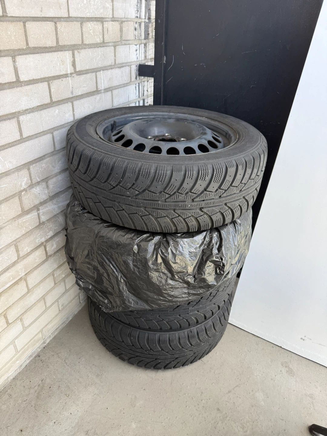 Set of 4 Winter Tires on Steel Rims 205/55R16 - photo 3