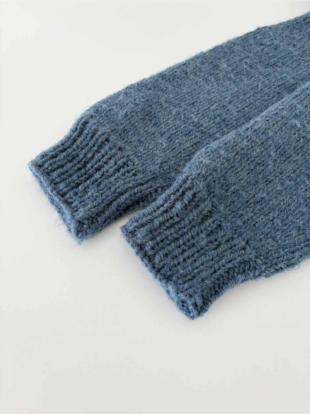 Hand Knitted Lopapeysa Sweater - photo 5