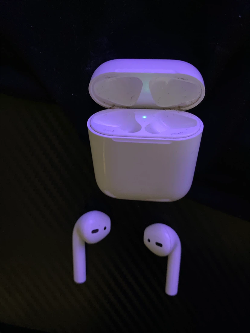 Apple AirPods - photo 3