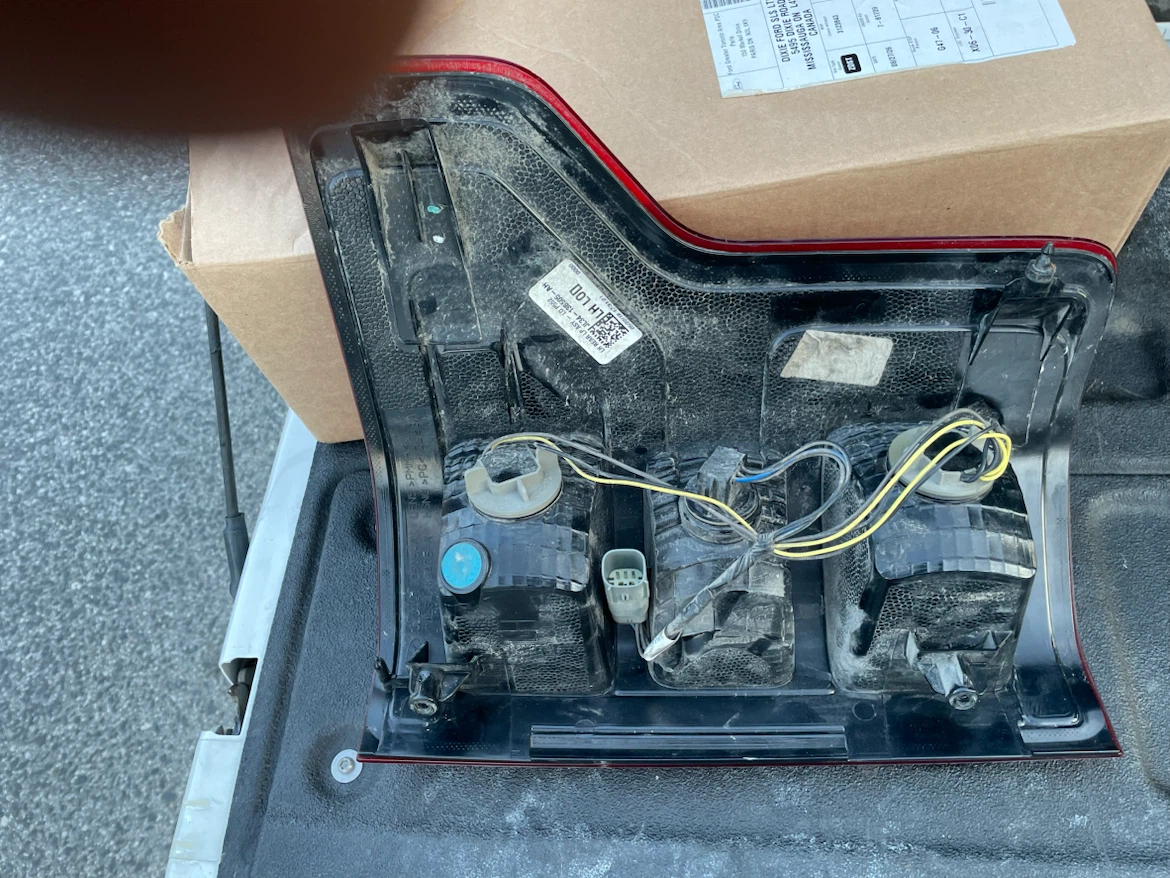 Ford F-150 Left Tail Light Assembly - photo 5