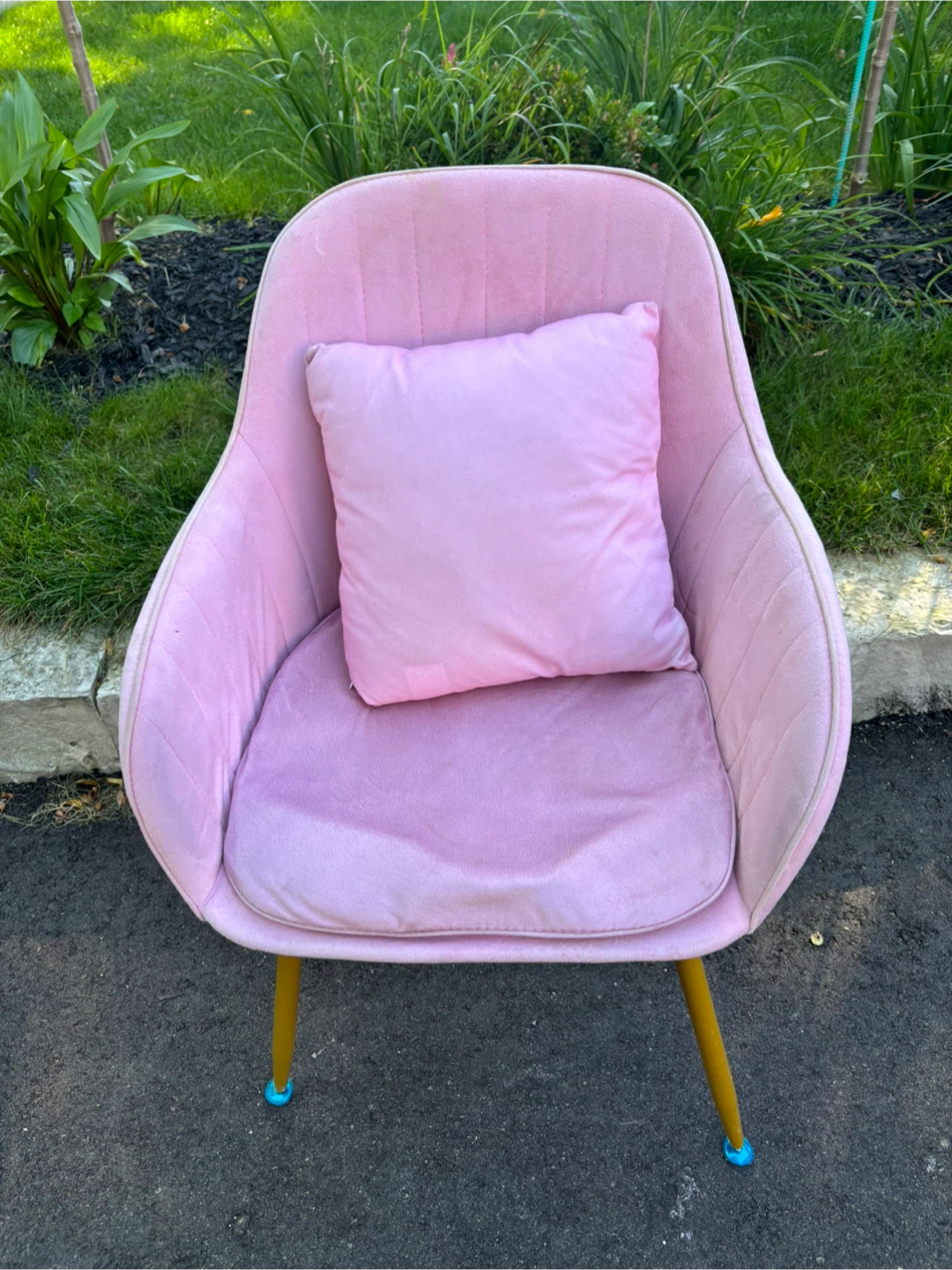 Pink Velvet Accent Chair - photo 3