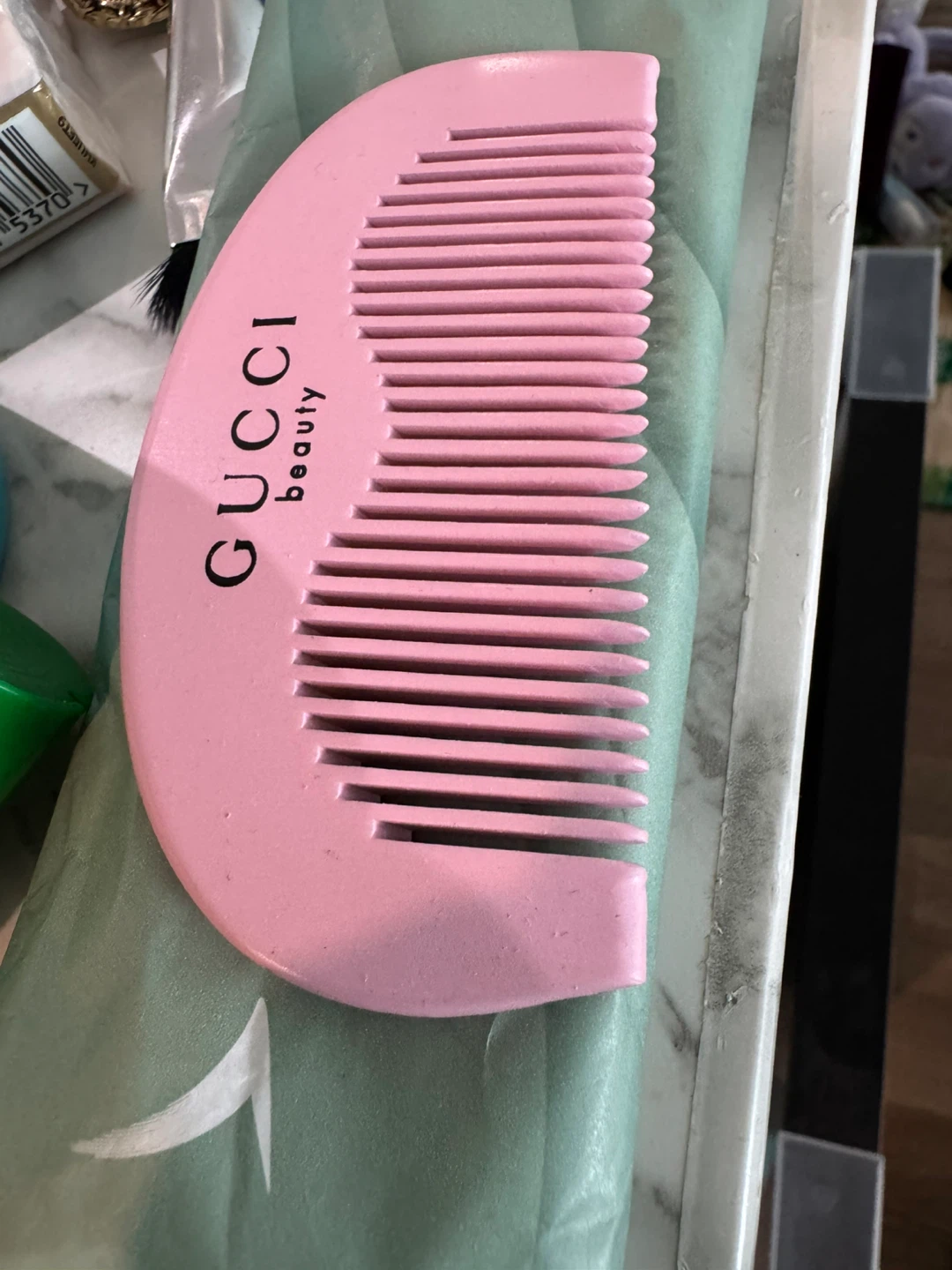Christmas gift from Gucci Beauty Pink Hair Comb