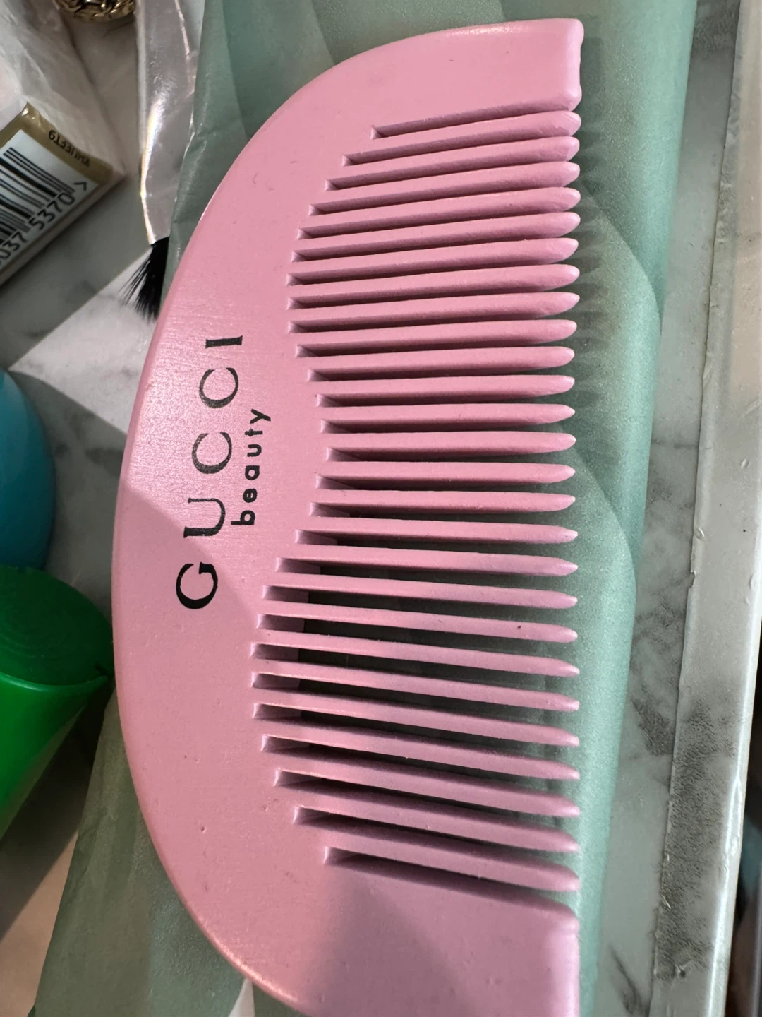 Christmas gift from Gucci Beauty Pink Hair Comb - photo 2