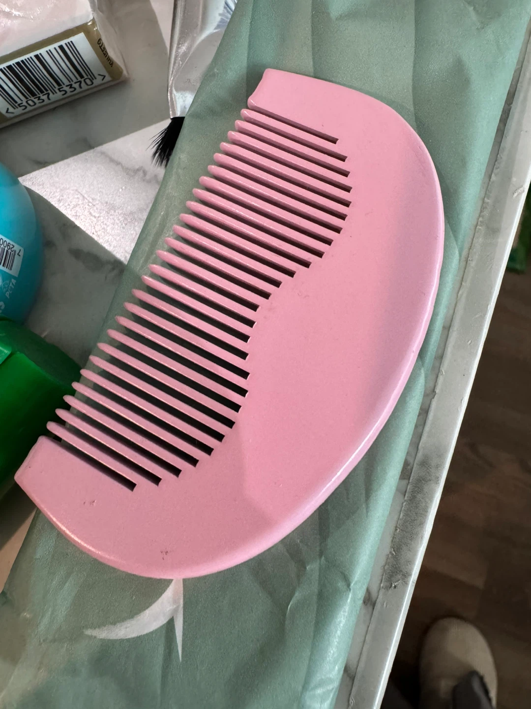 Christmas gift from Gucci Beauty Pink Hair Comb - photo 4