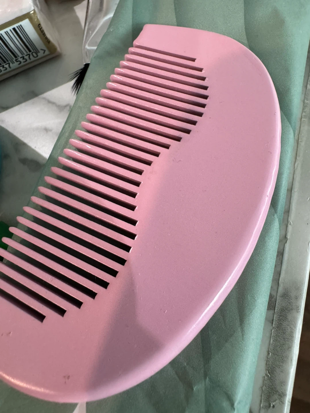 Christmas gift from Gucci Beauty Pink Hair Comb - photo 5