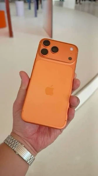 iPhone 17 Pro Max in like-new condition