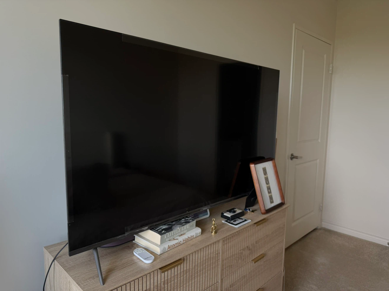 Philips 55-inch 4K QLED Roku TV with box