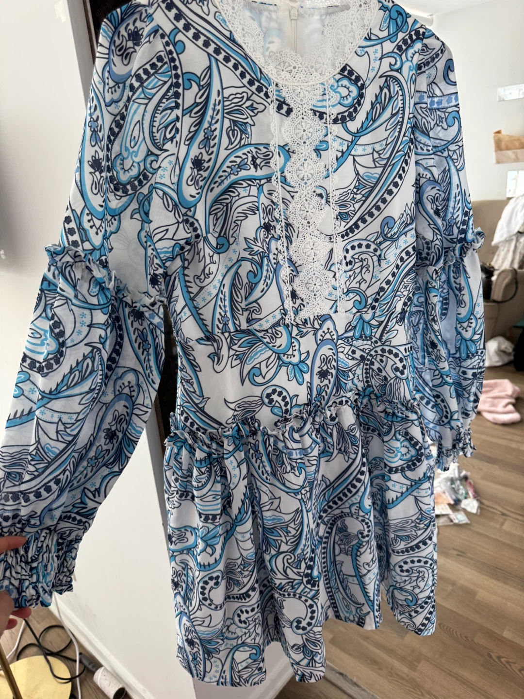 Blue and white paisley pattern long-sleeve dress - photo 3