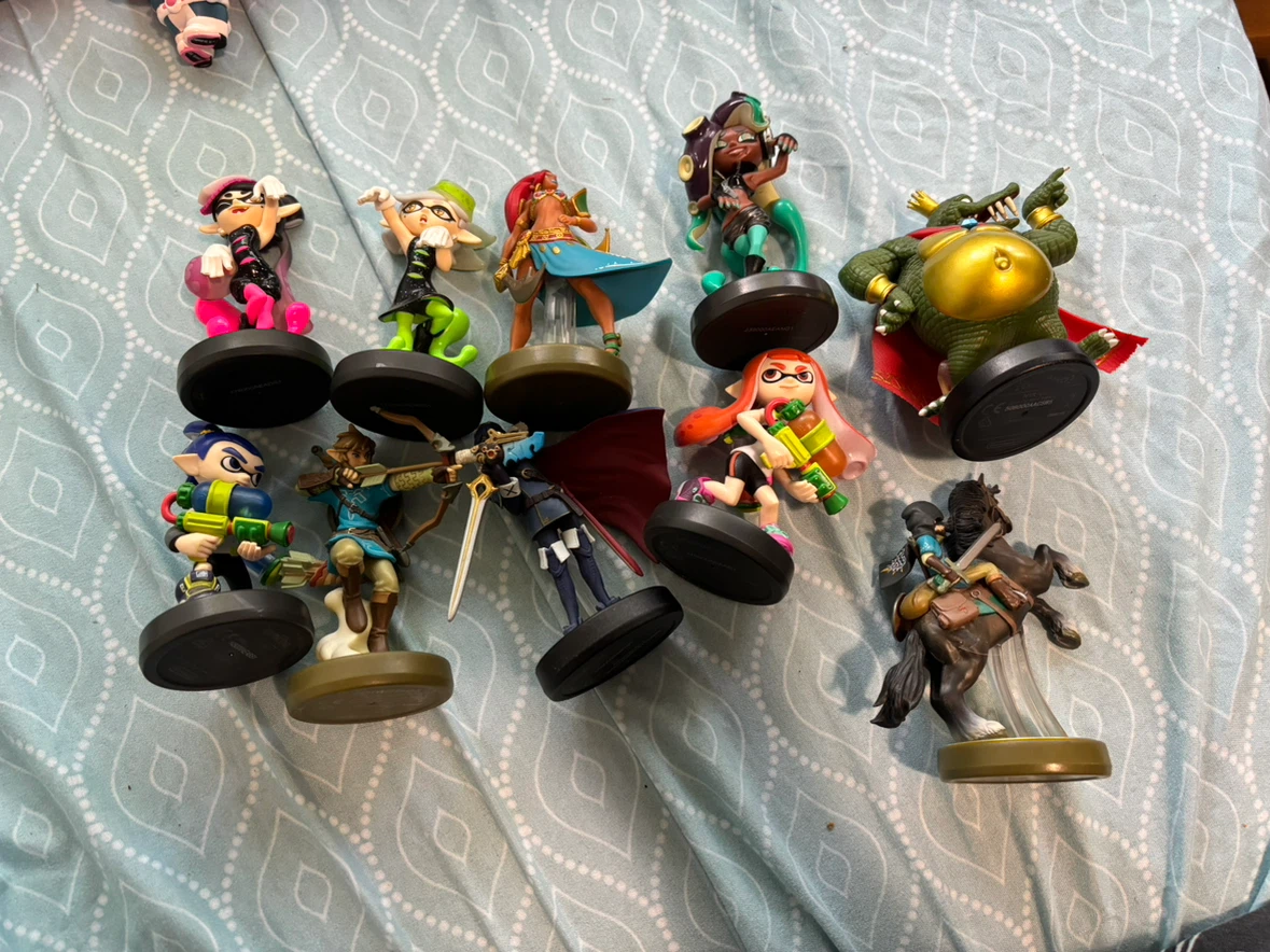 Collection of 10 Nintendo Amiibo Figures - photo 2