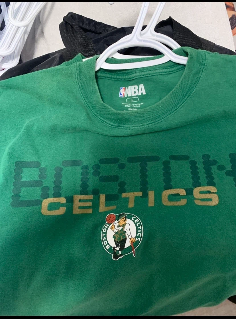 Boston Celtics T-Shirts and Beanie - photo 2