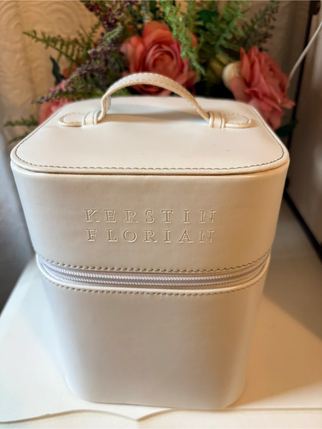 Kerstin Florian white vanity case - photo 2