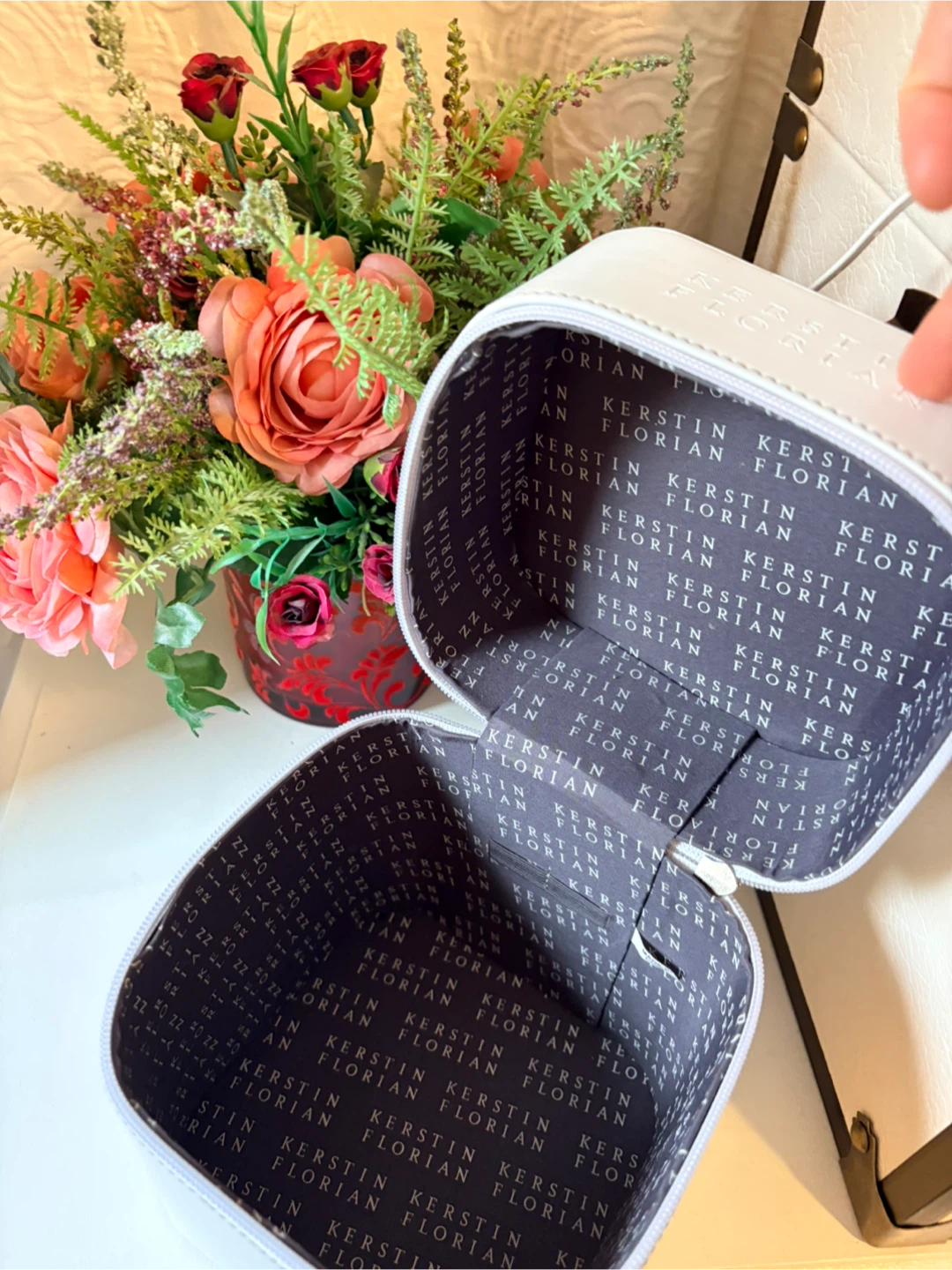 Kerstin Florian white vanity case - photo 3