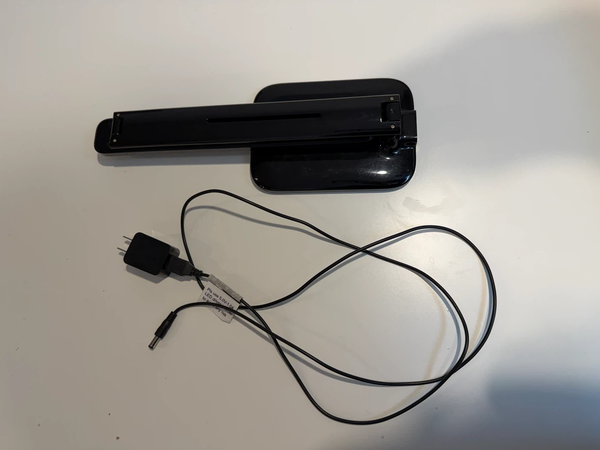 Black foldable LED desk lamp - photo 2