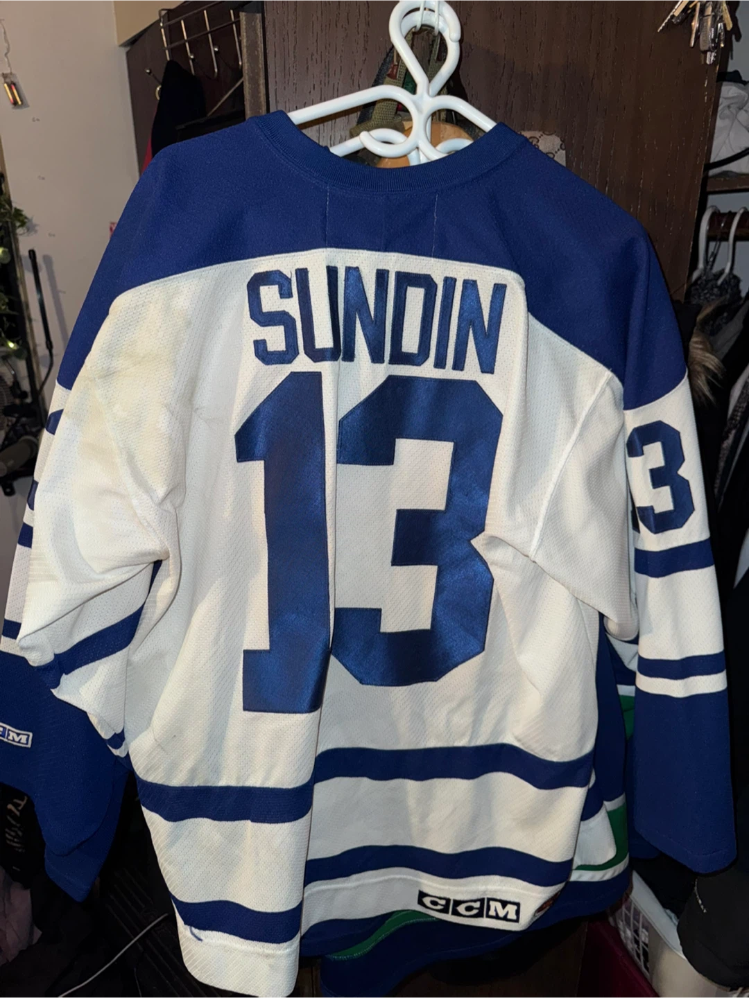 Two NHL Hockey Jerseys: Sundin and Hamhuis - photo 4