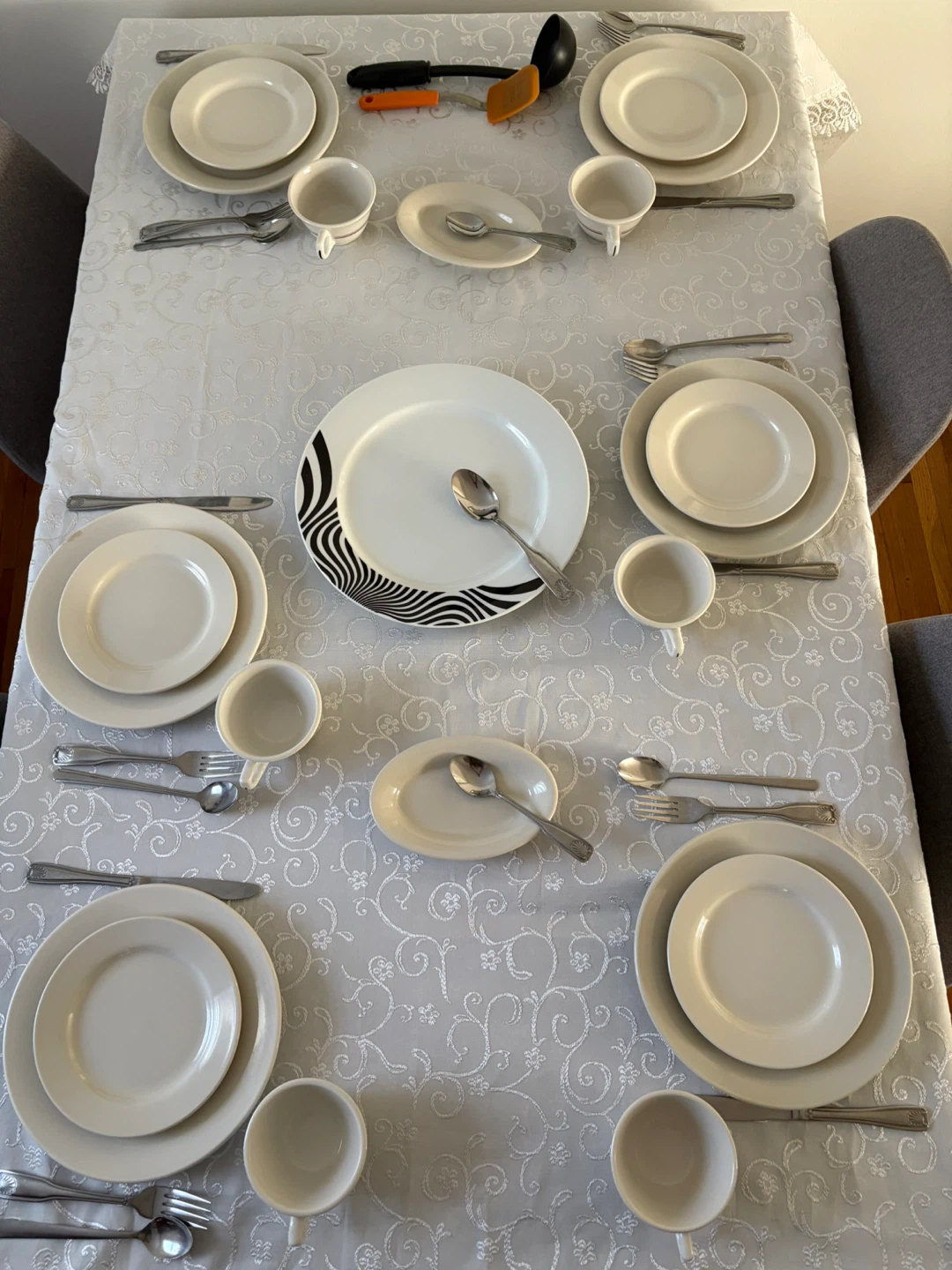 Porcelain Dinnerware Set and utensils. 6 Person - photo 2