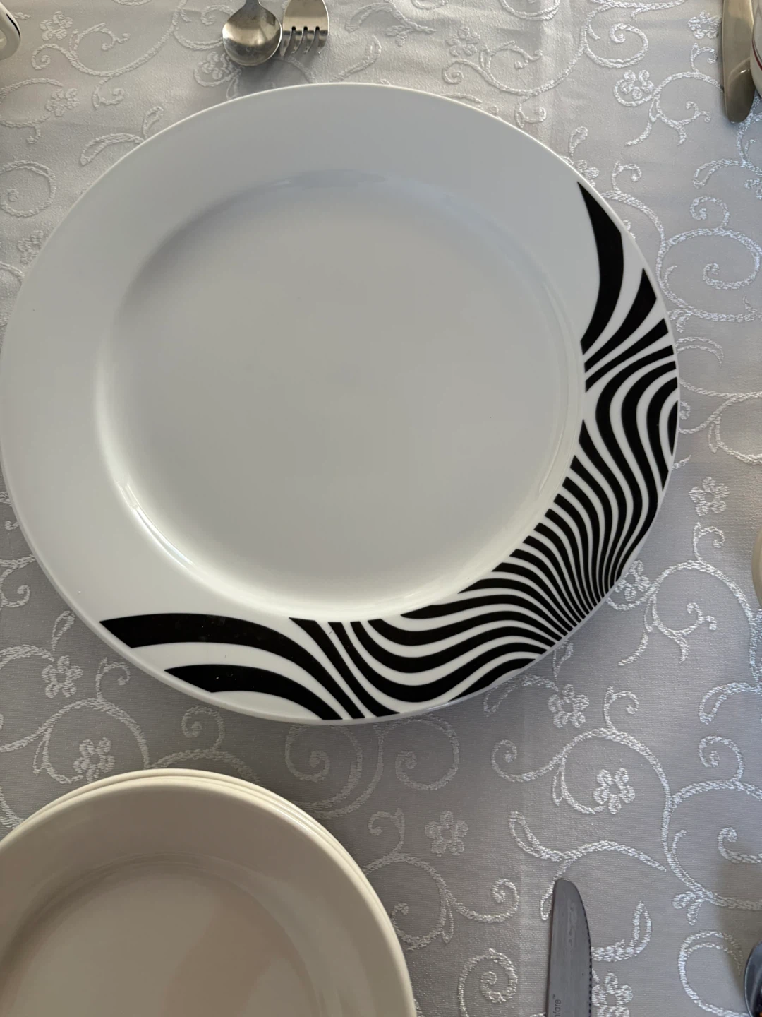 Porcelain Dinnerware Set and utensils. 6 Person - photo 3