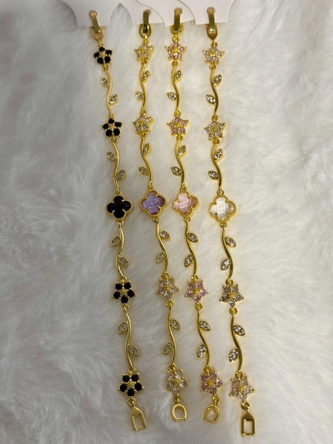 Set of 4 Gold-Tone Floral Link Bracelets - photo 3
