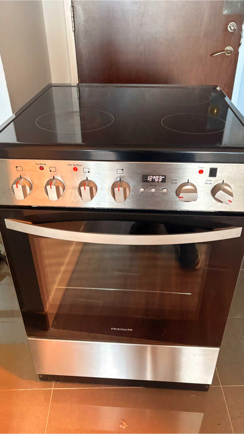 Frigidaire Electric Range - photo 3
