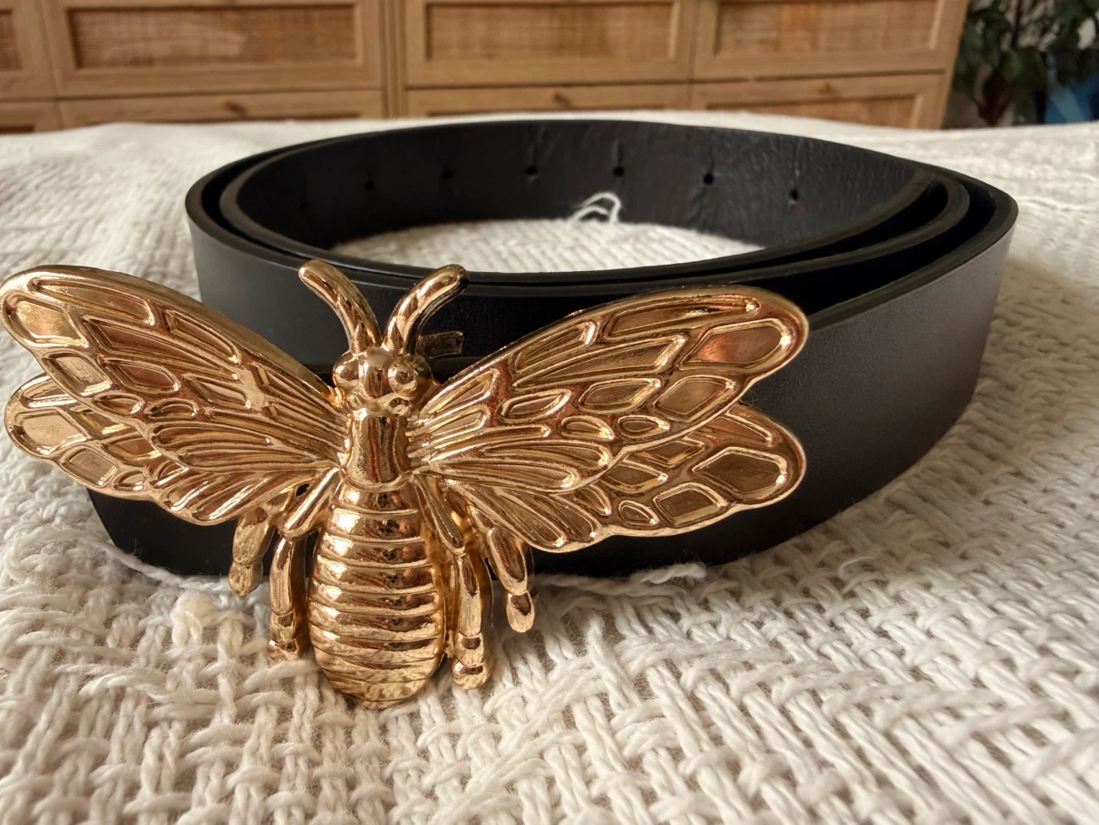 Black Belt with Gold Bee Buckle - photo 2