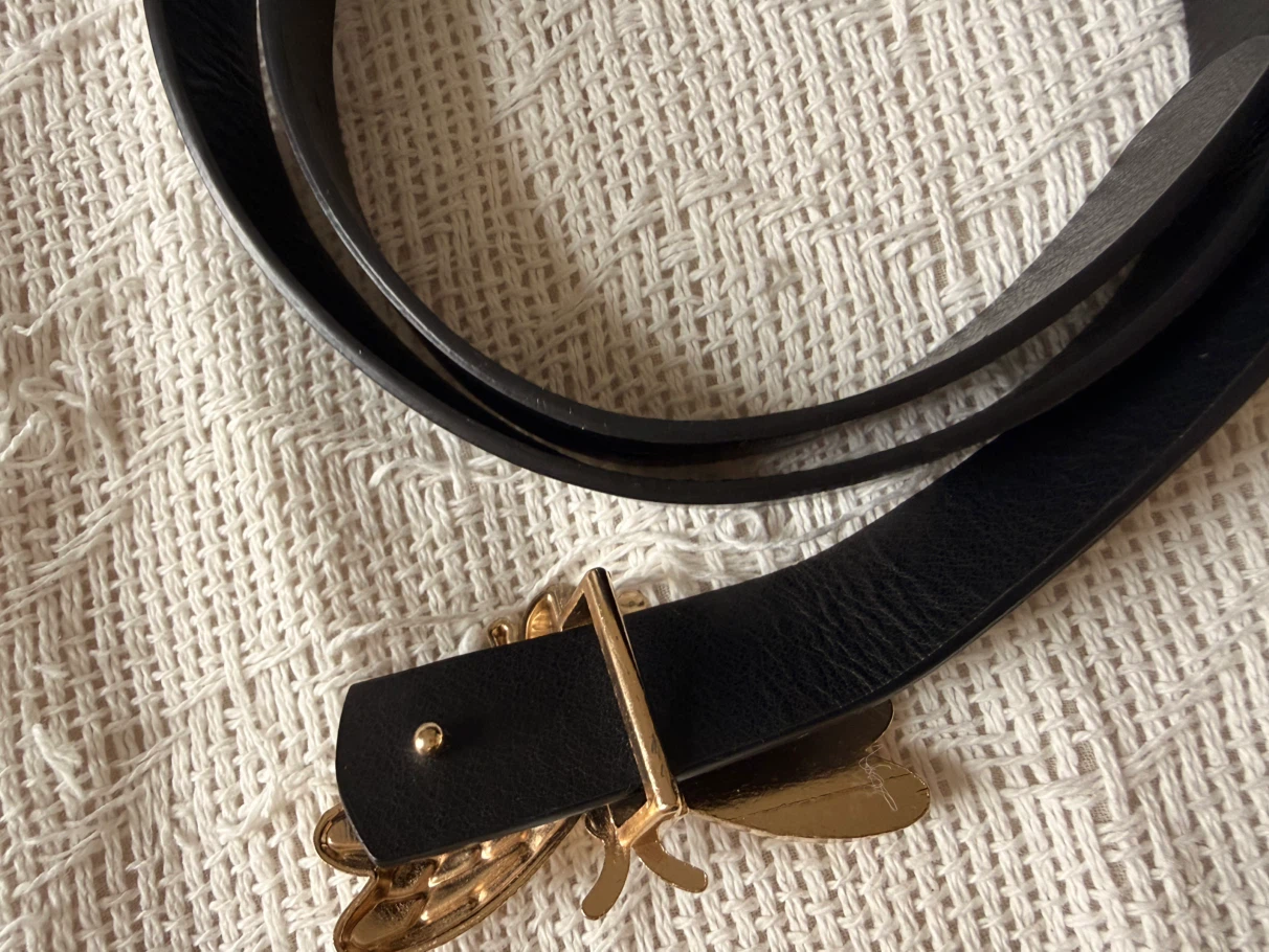 Black Belt with Gold Bee Buckle - photo 3